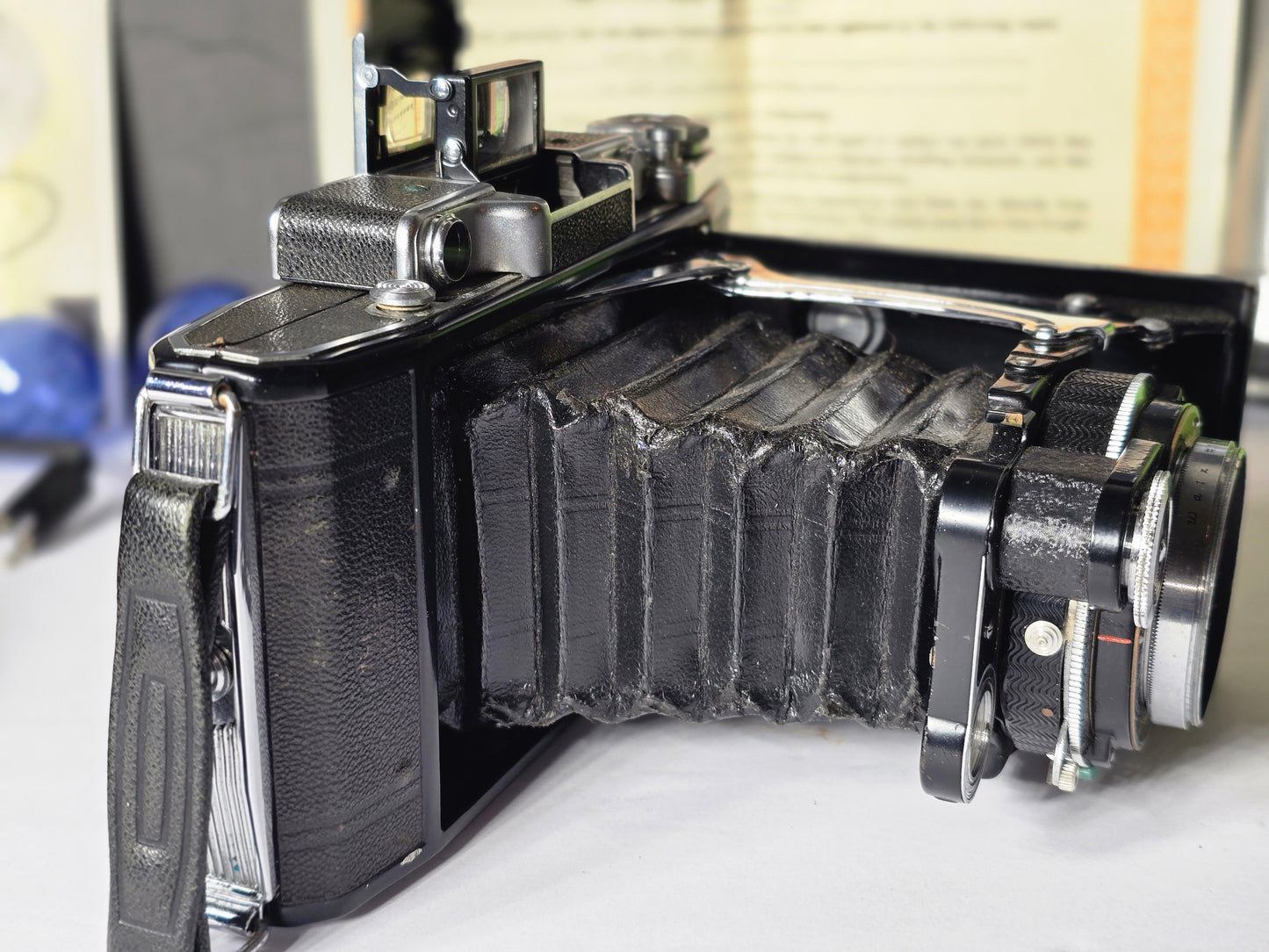 Vintage Zeiss Ikon Super Ikonta II 2 1/4" x 3 1/4 with super speed flash case and papers