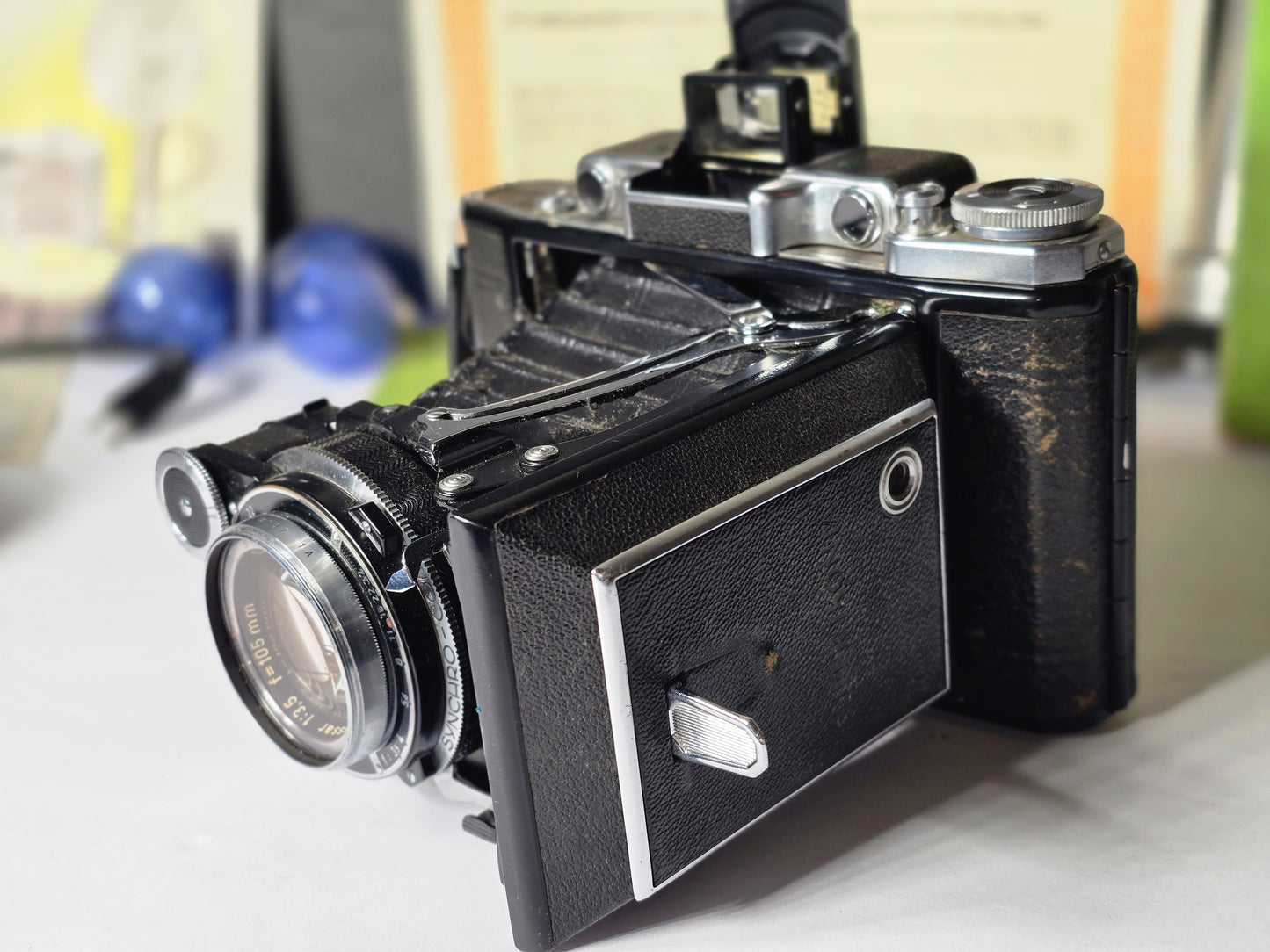 Vintage Zeiss Ikon Super Ikonta II 2 1/4" x 3 1/4 with super speed flash case and papers