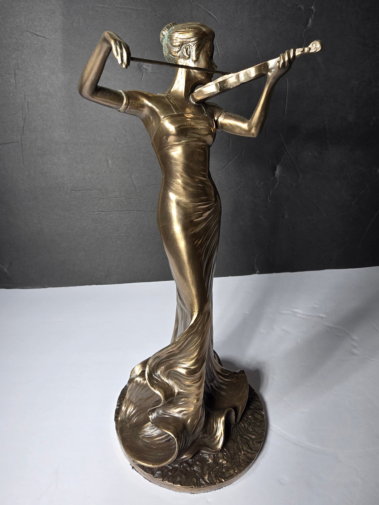 Vintage rare "The Violinist" cold cast bronze statue by Genesis heredities fine art
