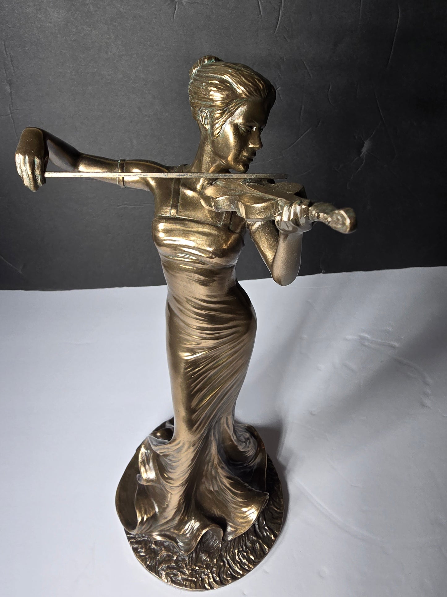 Vintage rare "The Violinist" cold cast bronze statue by Genesis heredities fine art