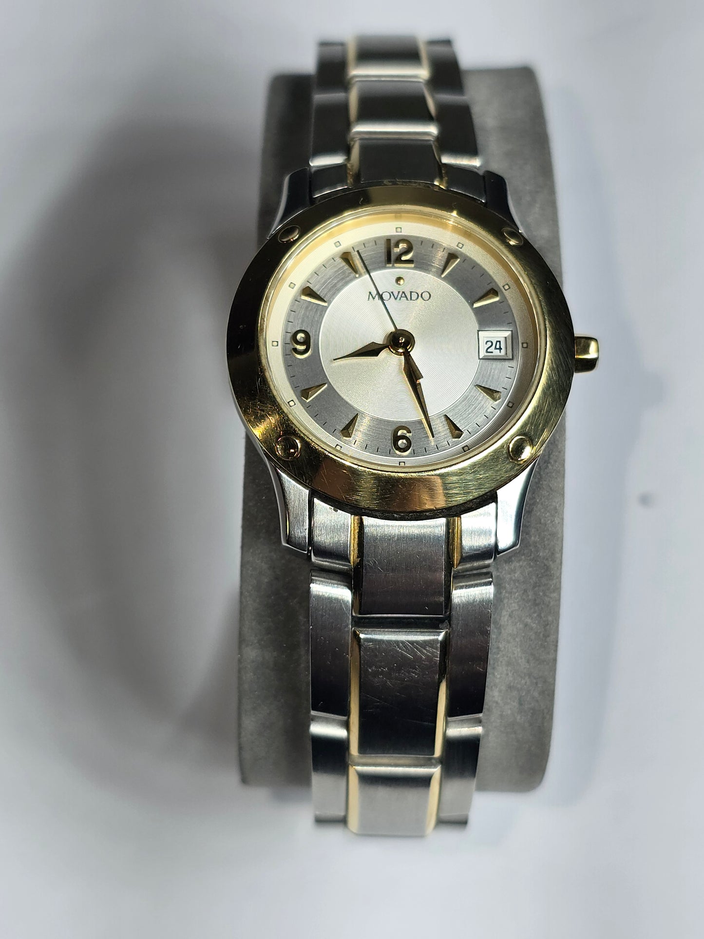Vintage Rare Movado Verso ladies watch 18k bezel model 85-G4-825