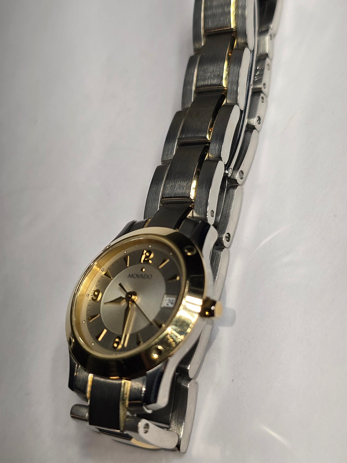 Vintage Rare Movado Verso ladies watch 18k bezel model 85-G4-825
