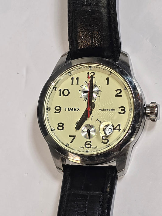 Vintage "VERY RARE" Timex model # T2D941 Automatic, cyclops date, power reserve