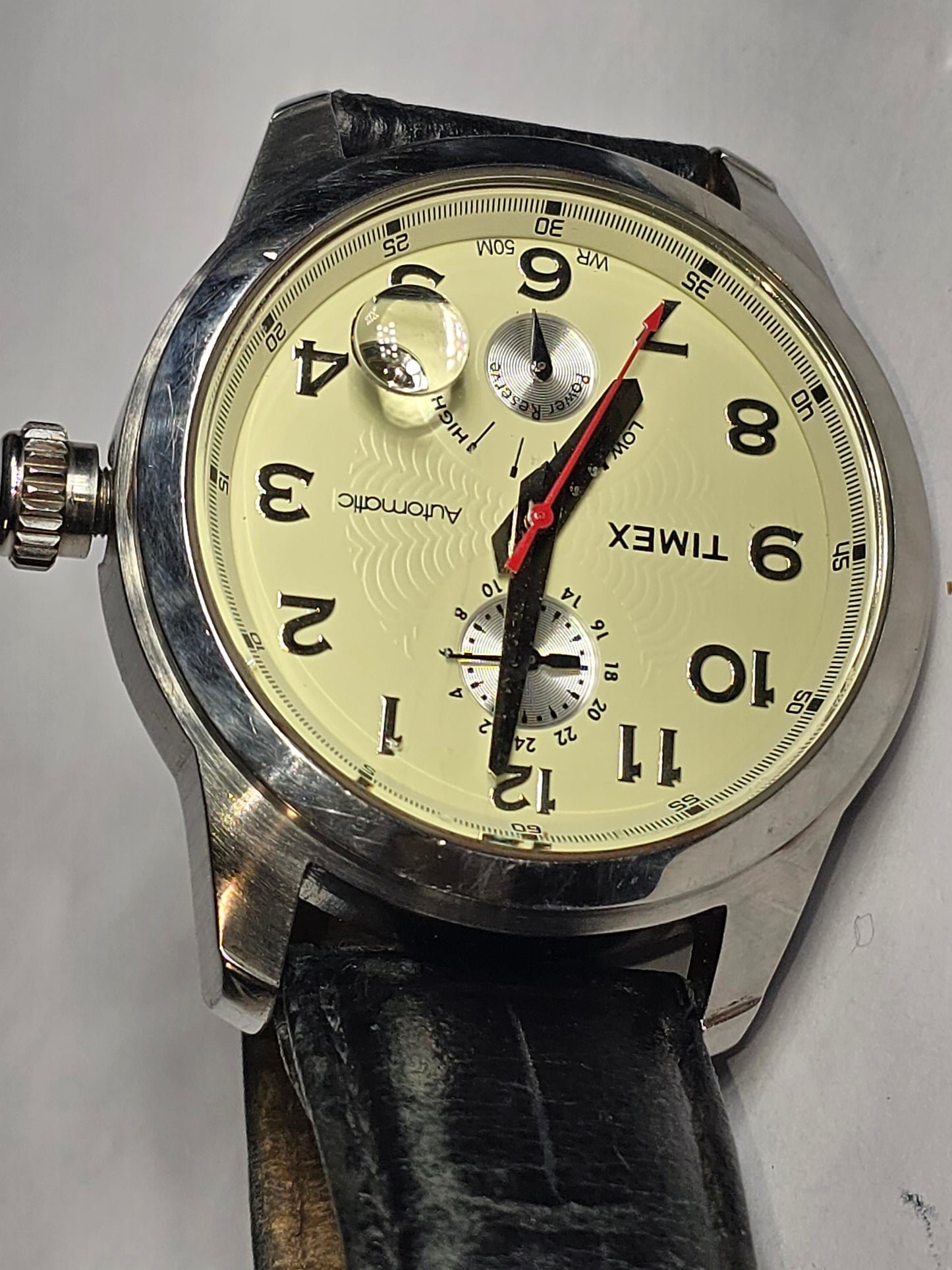 Vintage "VERY RARE" Timex model # T2D941 Automatic, cyclops date, power reserve