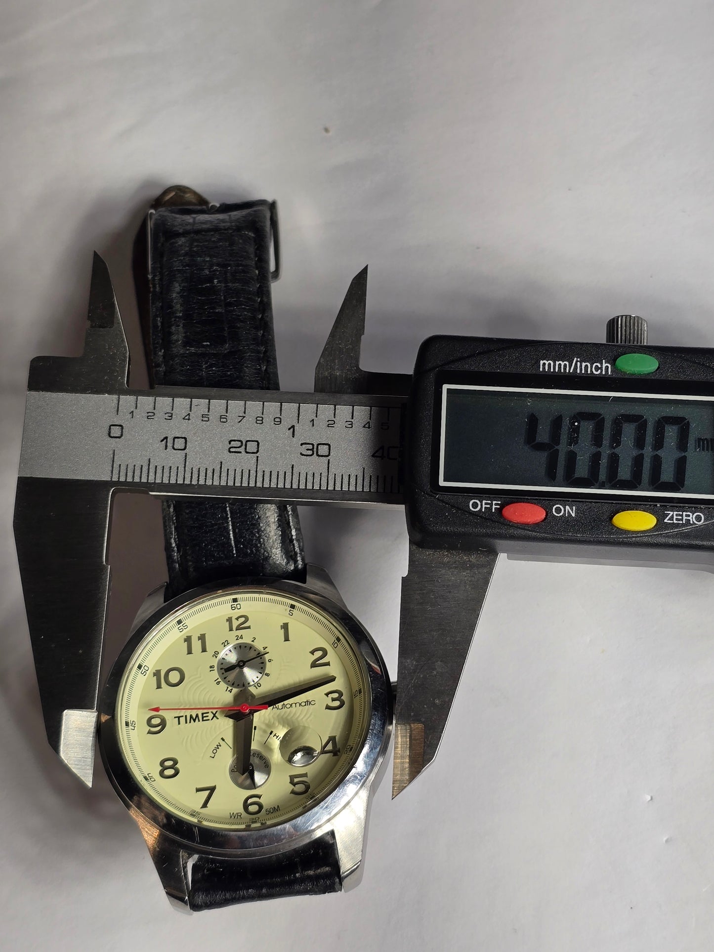 Vintage "VERY RARE" Timex model # T2D941 Automatic, cyclops date, power reserve