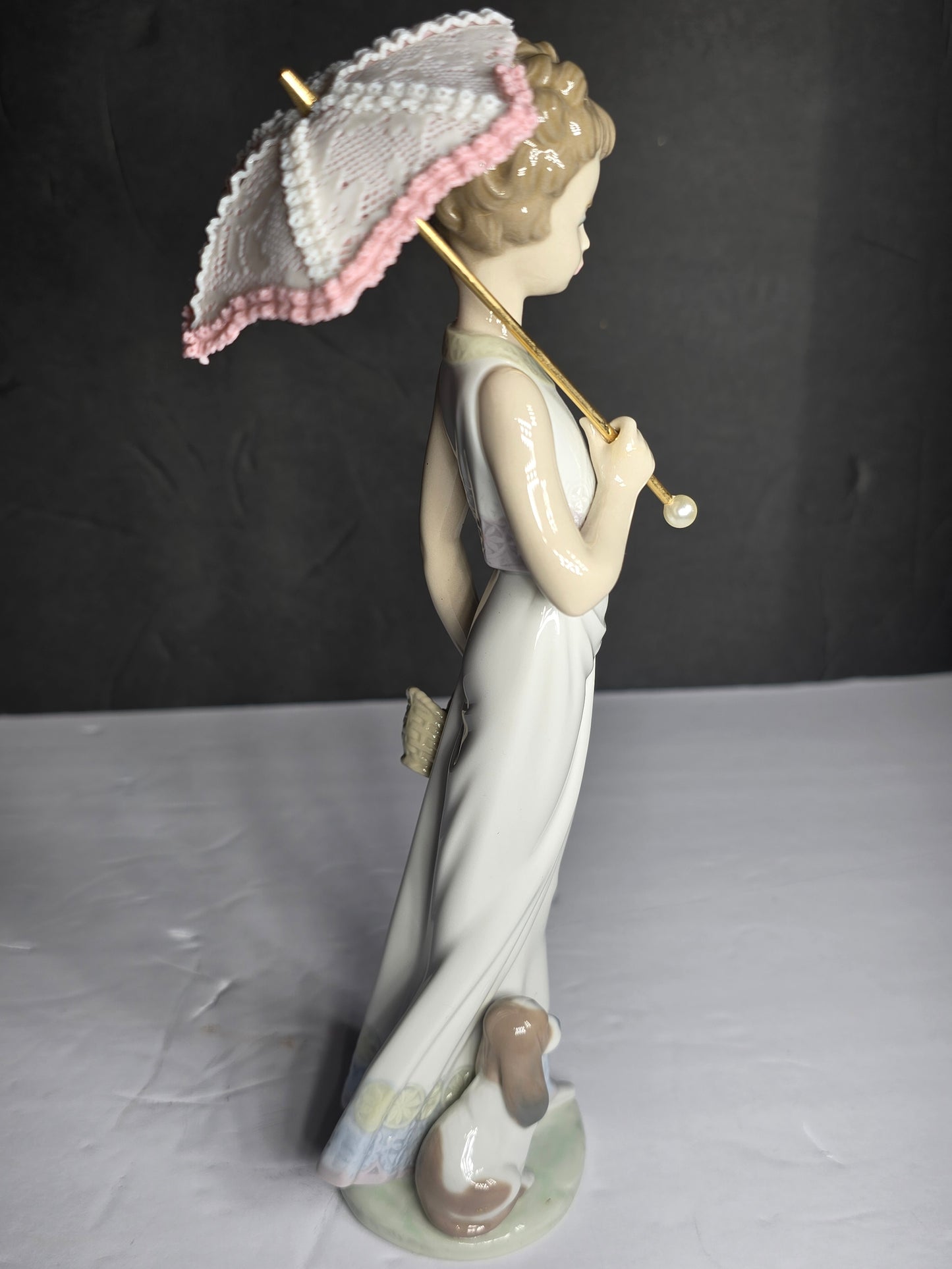 Vintage Lladro Retired "RARE SIGNED AND DATED" "Garden Classic" Item # 7617