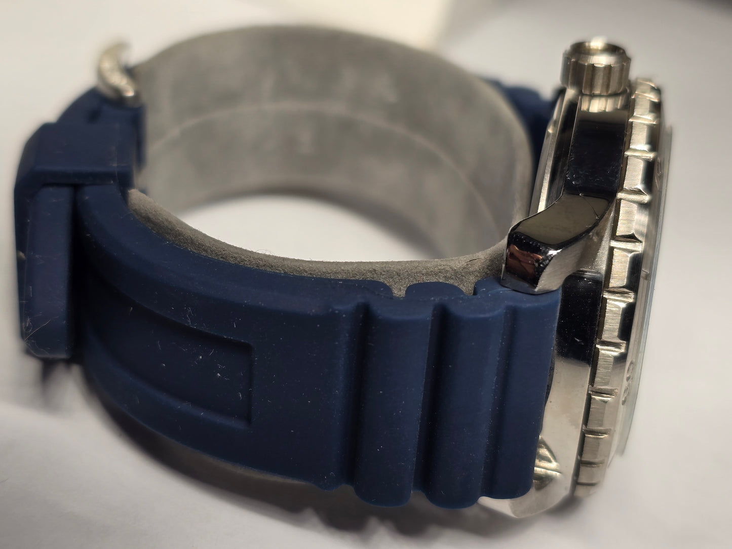 Fossil white dial blue rubber strap multifunction watch new with box