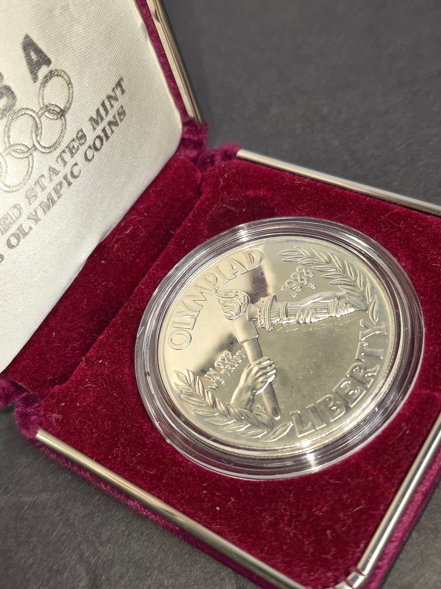 Vintage 1988-S U.S. Olympic Commemorative silver dollar in case
