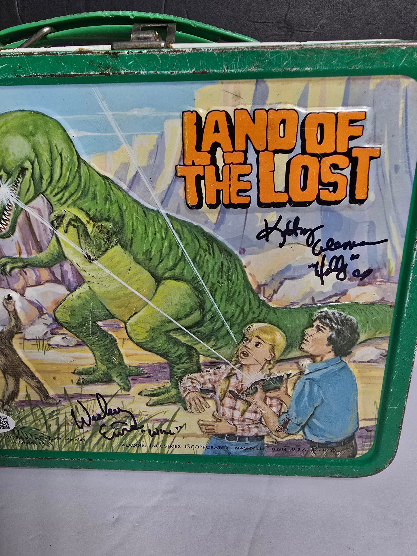 Vintage 1975 signed Land of the lost lunch box with JSA COA highly collectable