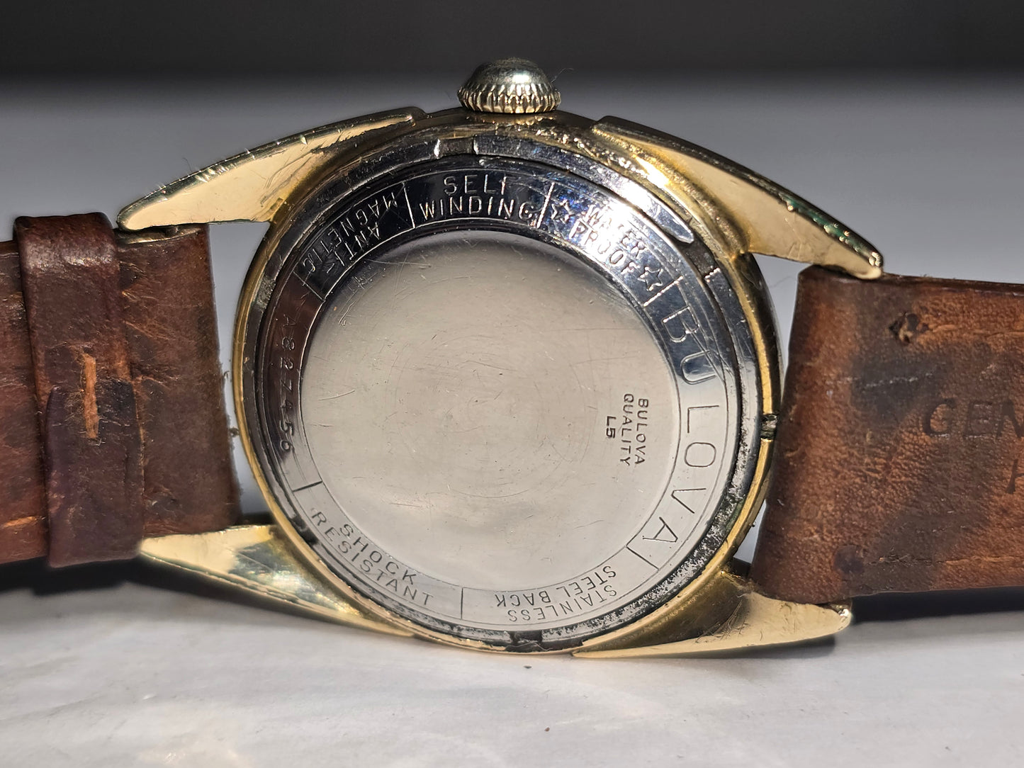Vintage Bulova 23 automatic 14k capped bezel