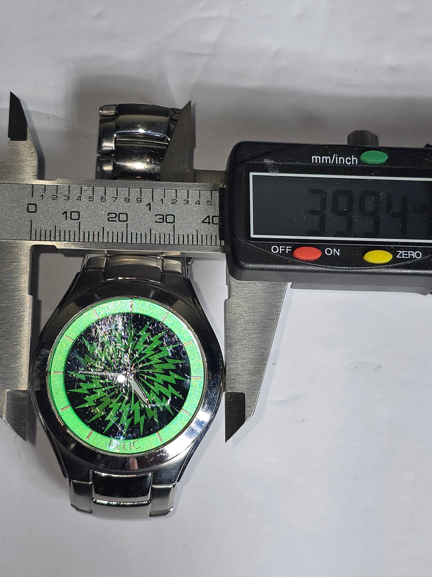 Vintage Relic by Fossil "BIG TIC" lightning dial watch