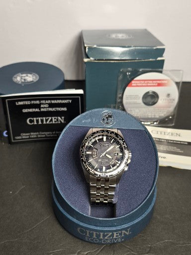 Vintage citizen eco-drive radio controlled perpetual calendar titanium