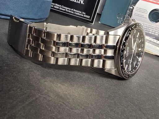 Vintage citizen eco-drive radio controlled perpetual calendar titanium