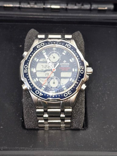 Vintage Citizen promaster Navistar C402-Q02080
