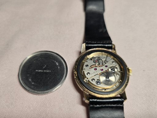 VINTAGE HELBROS INVINCIBLE MANUAL WIND WRISTWATCH