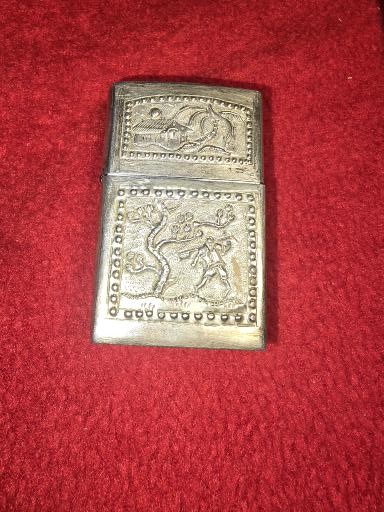 VINTAGE METAL LIIGHTERCASE WITH REPOUSSE DESING ZIPPO LIGHTER