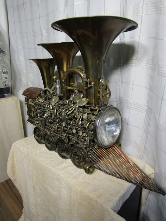 Sonny Dalton steampunk metal locomotive art